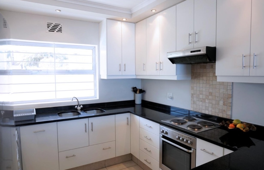 To Let 2 Bedroom Property for Rent in Camps Bay Western Cape